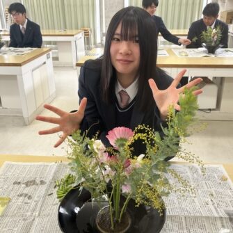 【特色教育】中３　生け花授業