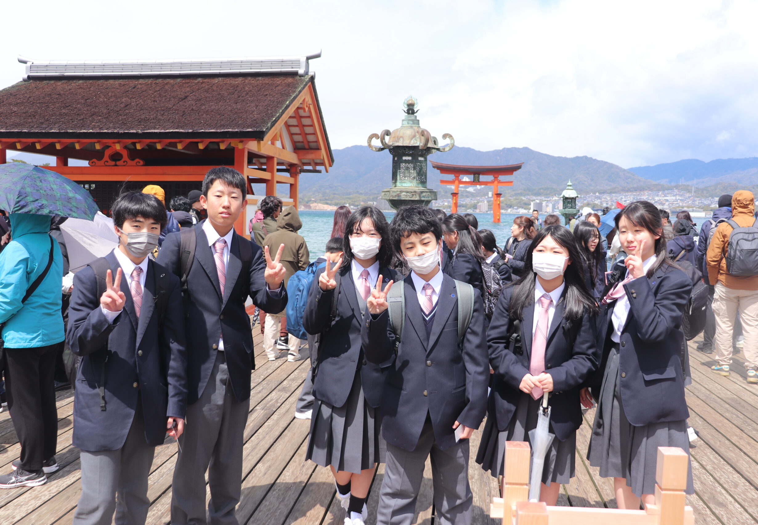 行 事】中学校全学年で遠足 ～宮島へ！～ – 武田中学校 武田高等学校