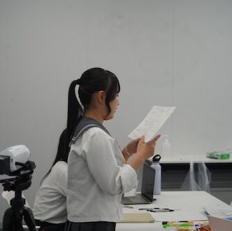 【特色教育】高校2年狩谷愛波さんが「被爆80年特別人材プログラム」に選出され活動を開始しました
