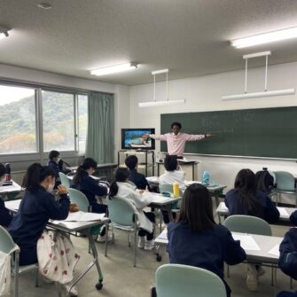 【行　事】(中学校１，２年) Englishキャンプ２日目！