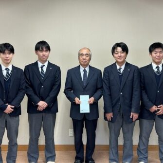 【特色教育】Bコース探究活動で、江田島市社会福祉協議会に寄付金をお贈りしました