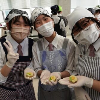 【特色教育】中学3年生 和菓子作り体験教室を行いました！